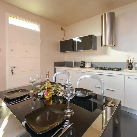Jmk Garda Luxury Apartmán *