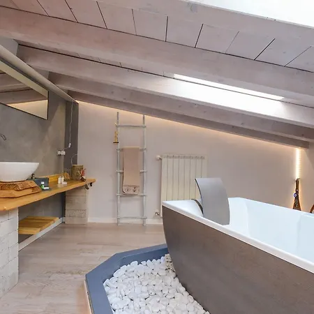 Jmk Garda Luxury Villanuova sul clisi